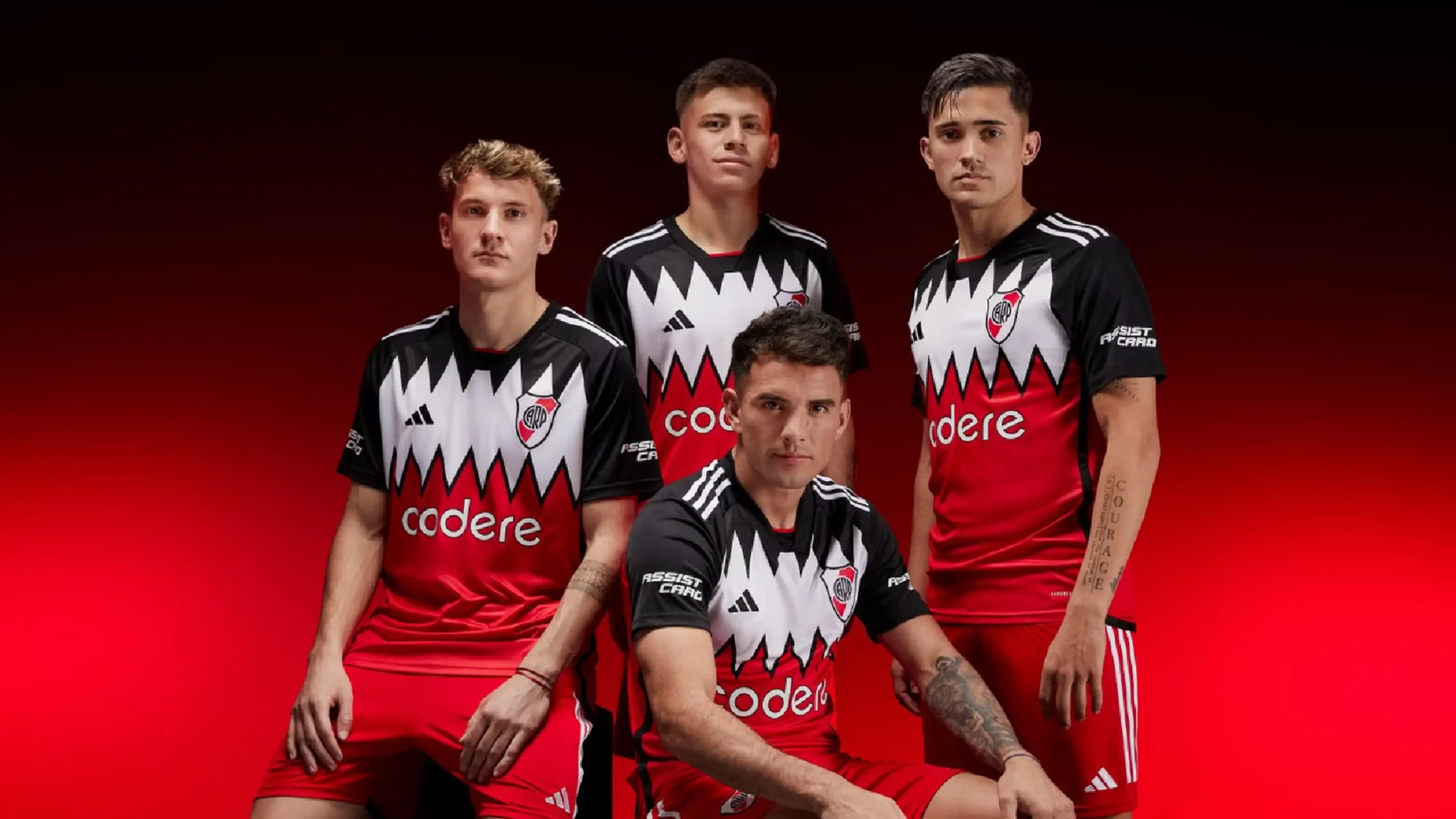 La nueva camiseta suplente Adidas de River Plate 2023. Un tributo a los años 90f